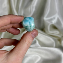 Load image into Gallery viewer, Larimar Tumble D