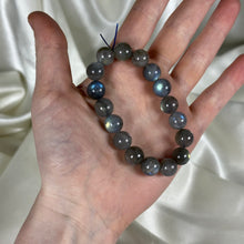 Load image into Gallery viewer, Ultra Flashy Labradorite Bracelet A