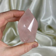 Load image into Gallery viewer, Rose Quartz Flame D
