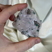 Load image into Gallery viewer, Amethyst Flower Plate B