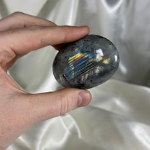 Load image into Gallery viewer, Labradorite Palmstone J