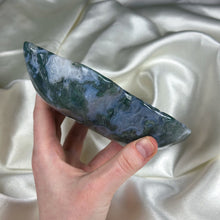Load image into Gallery viewer, 1lb2oz Moss Agate Bowl Carving
