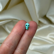 Load image into Gallery viewer, High Quality American Turquoise Skull Carving (Self Standing)