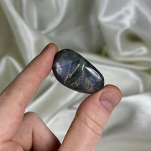Load image into Gallery viewer, Mini Purple Labradorite Pocket Palm A