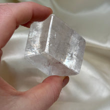 Load image into Gallery viewer, Optical Calcite Freeform C