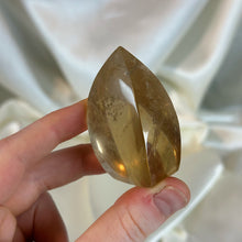 Load image into Gallery viewer, High Clarity Honey Citrine Flame