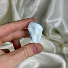 Load image into Gallery viewer, Larimar Tumble B