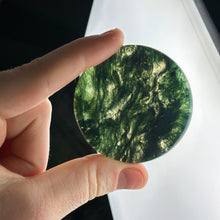 Load image into Gallery viewer, Moss Agate Disc Carving K