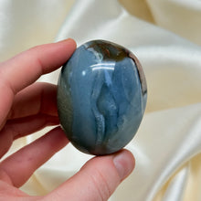 Load image into Gallery viewer, Polychrome Jasper Palmstone G

