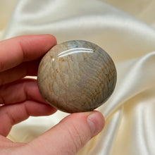 Load image into Gallery viewer, Polychrome Jasper Palmstone K
