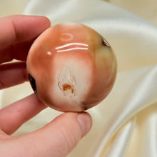 Load image into Gallery viewer, Carnelian Palmstone with Orca Agate C
