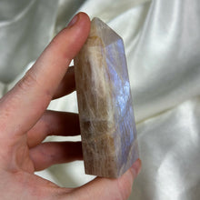 Load image into Gallery viewer, Belomorite Sunstone with Moonstone Tower C (imperfect)
