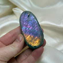 Load image into Gallery viewer, Flashy Duo-Tone Labradorite Palmstone

