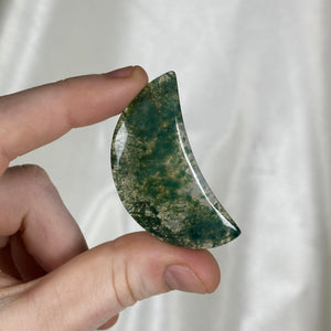 Moss Agate Moon Carving O