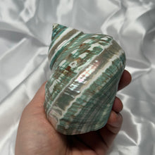 Load image into Gallery viewer, Green/Blue with Pearlized Stripes Turbo Shell B
