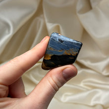 Load image into Gallery viewer, Chatoyant Pietersite Slab E
