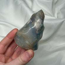 Load image into Gallery viewer, Moody Flower Agate Flame
