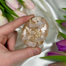 Load image into Gallery viewer, Flower Agate Palmstone
