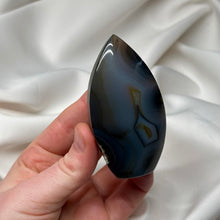 Load image into Gallery viewer, Brazilian Agate Flame D (108g)
