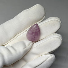 Load image into Gallery viewer, Kunzite Cabochon 21ct

