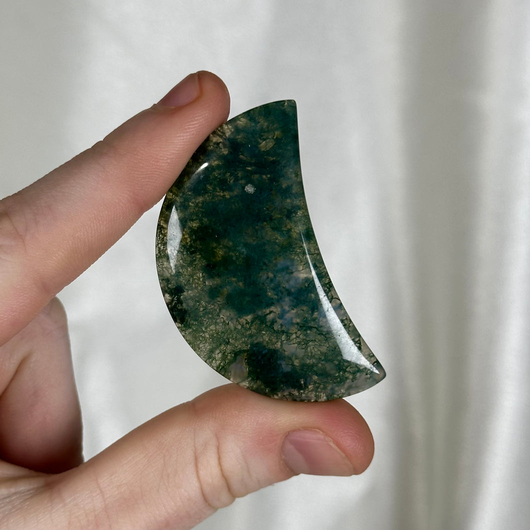 Moss Agate Moon Carving R