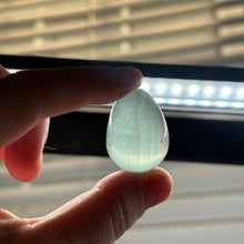 Load image into Gallery viewer, Fluorite Egg B
