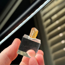 Load image into Gallery viewer, Beautiful Terminated Imperial Topaz Crystal K
