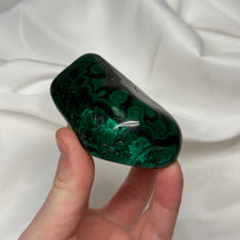 Load image into Gallery viewer, Vivid Malachite Freeform
