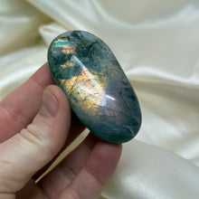 Load image into Gallery viewer, Flashy Duo-Tone Labradorite Palmstone
