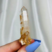 Load image into Gallery viewer, Blue Smoke Lemurian with Penetrators B
