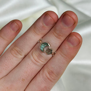 Size 6 Star & Moon Sterling Silver Labradorite Ring