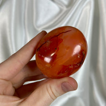 Load image into Gallery viewer, Pinky-red Carnelian Palmstone
