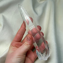 Load image into Gallery viewer, Pristine Brazilian Lemurian Wand B
