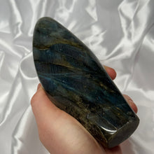 Load image into Gallery viewer, Bright Blue Labradorite Freeform (1lb 3oz)
