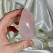 Load image into Gallery viewer, Rose Quartz Flame C
