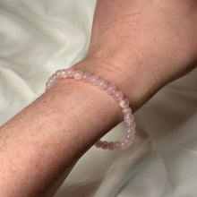 Load image into Gallery viewer, Morganite Stretch Bracelet B

