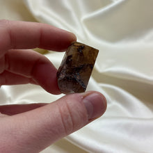 Load image into Gallery viewer, Rutilated Quartz Freeform D
