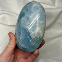 Load image into Gallery viewer, Snowdrift Blue Calcite Freeform (1lb10oz)
