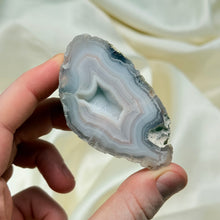 Load image into Gallery viewer, Perfectly Pastel Green Lee Agate from Arizona with Parallax
