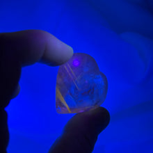 Load image into Gallery viewer, UV Reactive Phantom Amethyst Heart Carving A
