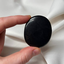Load image into Gallery viewer, Shungite Flatstone A

