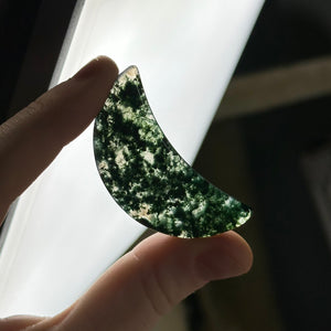 Moss Agate Moon Carving P