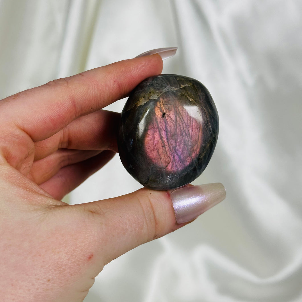 Labradorite Palmstone 4