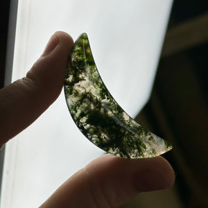 Moss Agate Moon Carving G