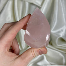 Load image into Gallery viewer, Rose Quartz Flame A
