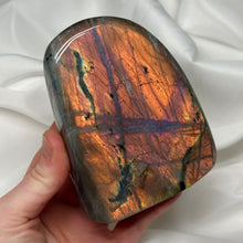 Load image into Gallery viewer, Sunset Labradorite Freeform (1lb9.6oz)

