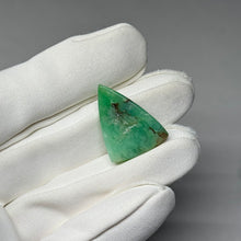 Load image into Gallery viewer, Chrysoprase Cabochon 14.65ct
