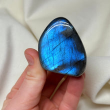 Load image into Gallery viewer, Sea Blue Flash Labradorite Freeform
