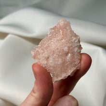 Load image into Gallery viewer, Pink Halite Cluster from California A
