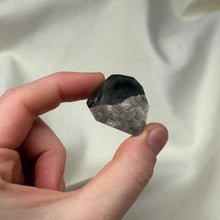 Load image into Gallery viewer, Blue Tara Quartz Freeform B
